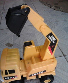 大型工程玩具稱斤批發 鉤機、巴士拖車、救援車廠家直供